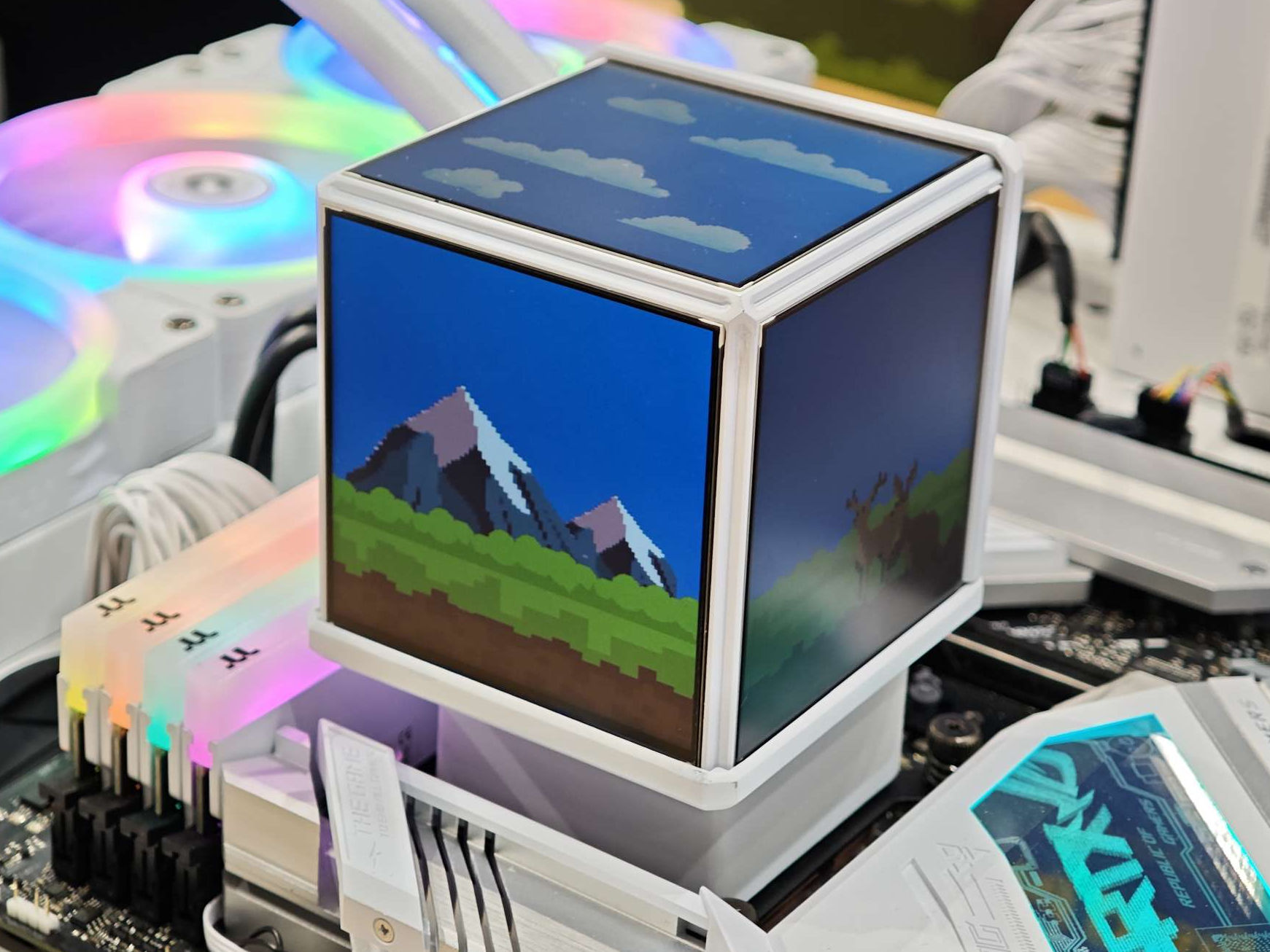 MINECUBE 360 Ultra ARGB Sync