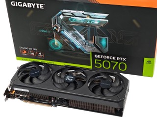 2.8 Slot、9 支導熱管散熱 GIGABYTE GeForce RTX 5070 GAMING OC 12G 顯示卡