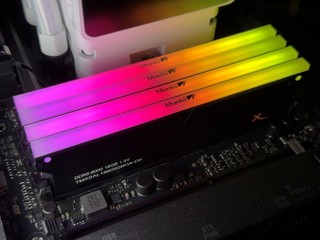 CL28 低延遲 !! 買 2 送 2 v-color Manta XSky RGB D5-6000 32GB 2+2 Kit