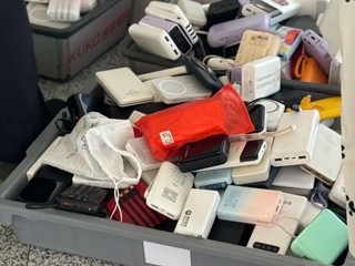 中國機場今日起嚴查行動電源 無 CCC 認証的行動電源  乘客需主動棄置