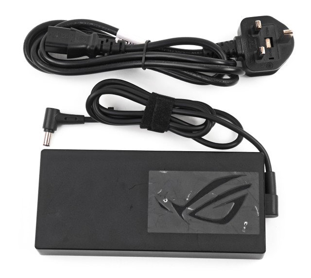 ROG Strix G16 (2025) G614 電競筆電