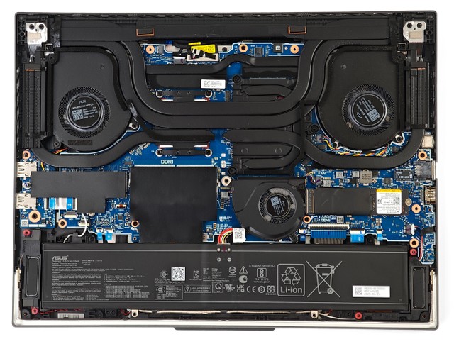 ROG Strix G16 (2025) G614 電競筆電