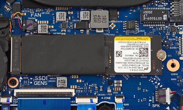 ROG Strix G16 (2025) G614 電競筆電