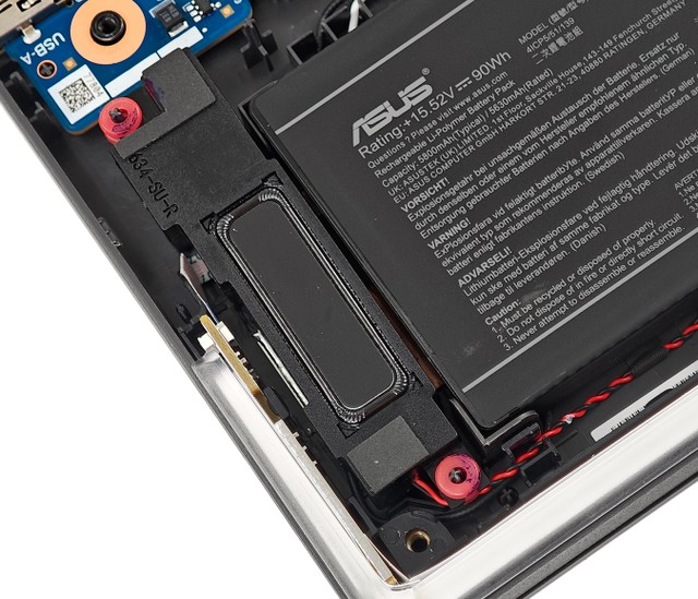 ROG Strix G16 (2025) G614 電競筆電