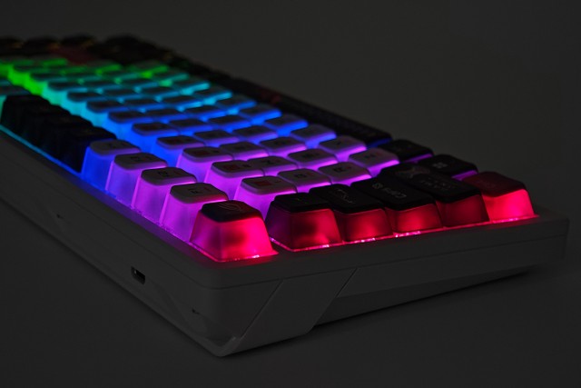 ROG Azoth X 75% 客製化電競鍵盤