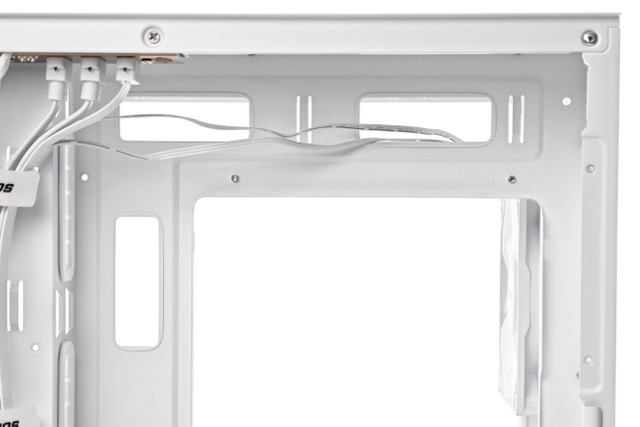 Okinos Mirage 4 機箱