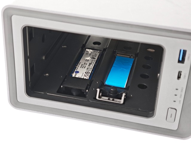 UGREEN DXP2800 2-bay NAS