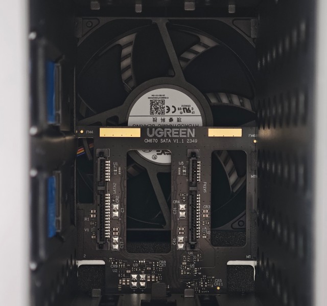 UGREEN DXP2800 2-bay NAS