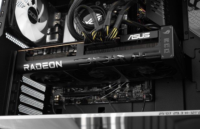 ASUS ROG GM700