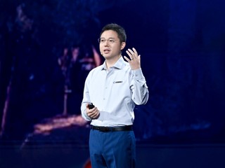 AI 吳彥祖現身百度雲智大會 升級百舸5.0突破運算瓶頸