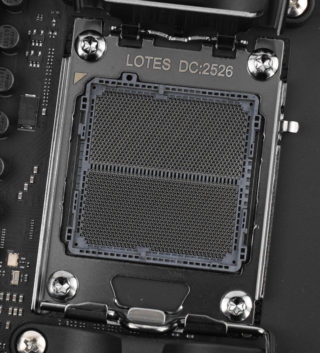 ROG CROSSHAIR X870E HERO BTF