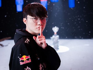 Elon Musk 向 T1 戰隊發出挑戰 T1 已答應 2026 年與 Grok 5 對戰