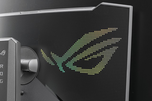 ASUS ROG Strix OLED XG32UCWG