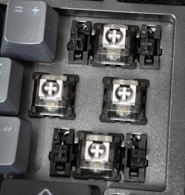 ASUS ROG AZOTH 96 HE 磁軸電競鍵盤