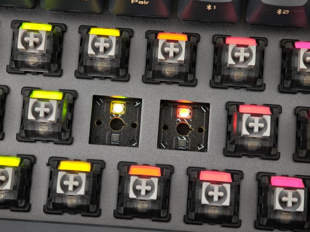 ASUS ROG AZOTH 96 HE 磁軸電競鍵盤