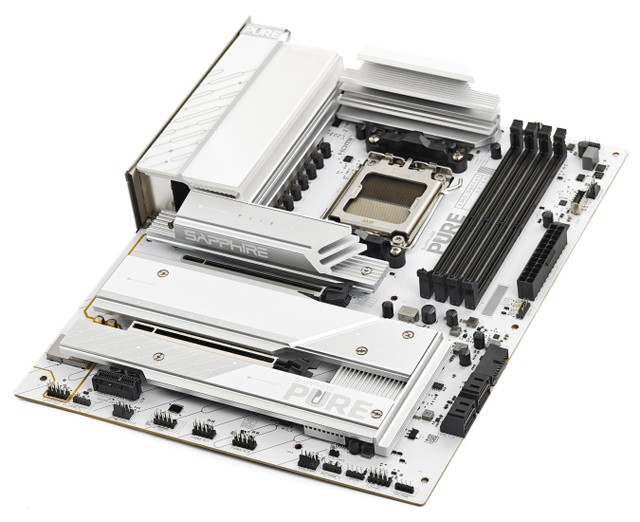 SAPPHIRE PURE X870A WiFi 7 主机板