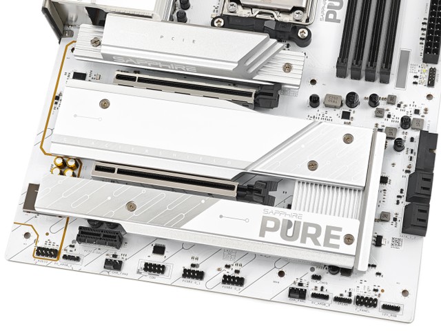 SAPPHIRE PURE X870A WiFi 7 主机板