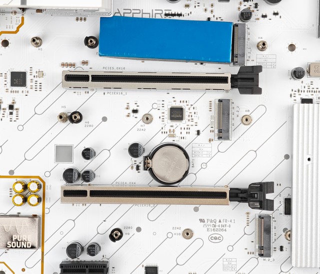 SAPPHIRE PURE X870A WiFi 7 主机板