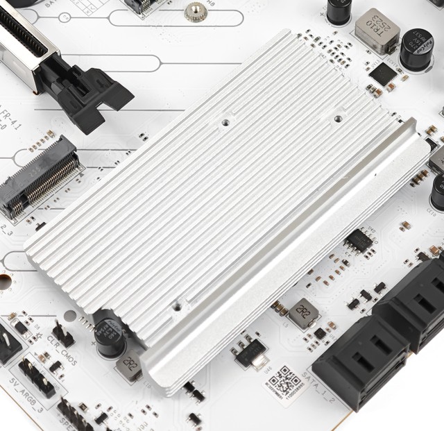 SAPPHIRE PURE X870A WiFi 7 主机板