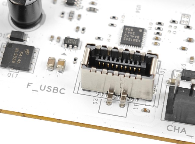 SAPPHIRE PURE X870A WiFi 7 主机板
