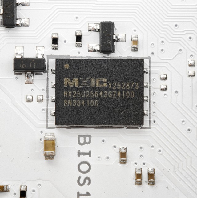 SAPPHIRE PURE X870A WiFi 7 主机板