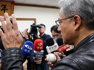 NVIDIA︰對 OpenAI 投資要停一停 說好 1000 億美元投資   老黃︰不太可能實現