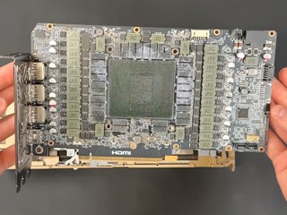 eBay 賣家被 7 天無理由退貨 RTX 5090 慘被幹走 GPU 和 VRAM