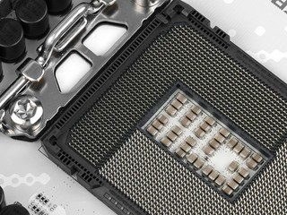 Intel 計劃減少更換 Socket 策略 LGA-1954 至少支援 4 代微架構 CPU