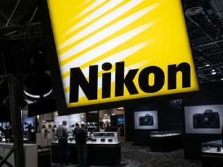 Nikon 創史上最大 850 億虧損紀錄 相機嚴重萎縮  半導體光刻機無人問津