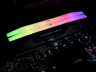 二代 Micron D-Die、RS 平民版 CORSAIR VENGEANCE RGB RS D5-6000 C36 32GB Kit