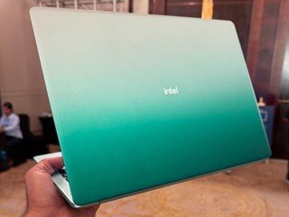 Intel 展出 Wildcat Lake 概念機 2P + 4E 核心  搶攻平價 Notebook 市場