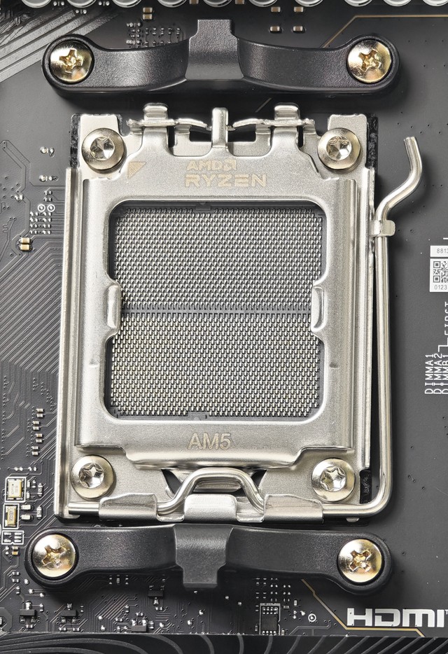 MSI MPG X870E CARBON MAX WIFI 主機