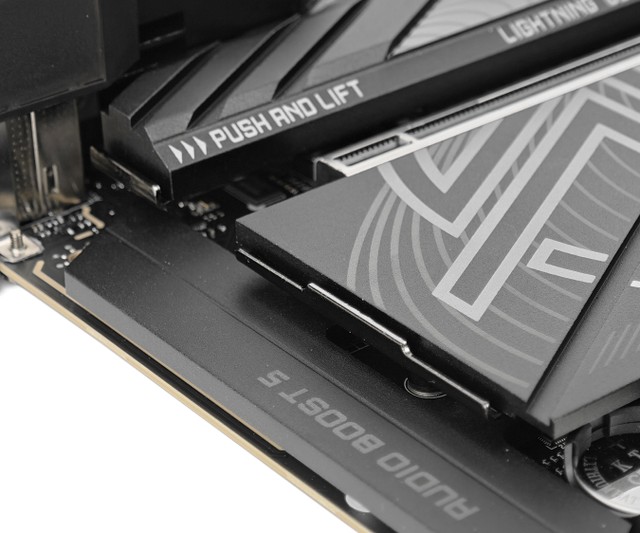 MSI MPG X870E CARBON MAX WIFI 主機