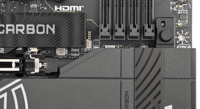 MSI MPG X870E CARBON MAX WIFI 主機