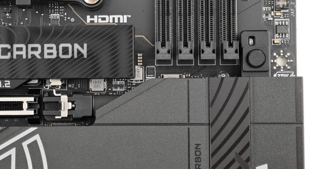 MSI MPG X870E CARBON MAX WIFI 主機