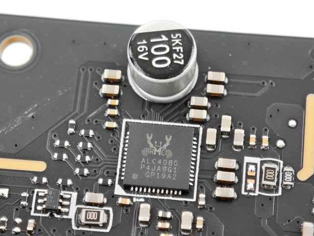 MSI MPG X870E CARBON MAX WIFI 主機