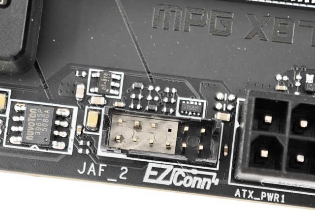 MSI MPG X870E CARBON MAX WIFI 主機