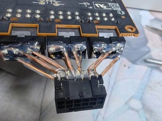 玩家為舊卡「升級」供電接口 8-Pin 變 12V-2x6  網友︰反人類罪行