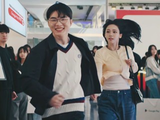 Faker 與 Karina 合拍 Google 廣告 女神粉絲攻擊  結果被南韓網民插到刪文