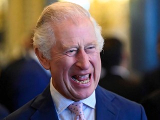 英電台突然播放英王駕崩訃告 隨即播放《天佑國王》  電台︰系統故障
