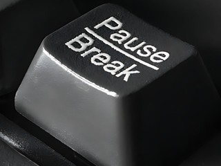 Pause / Break 鍵有什麼作用？ 承載了 70 年通訊歷史 漸漸被人們遺忘