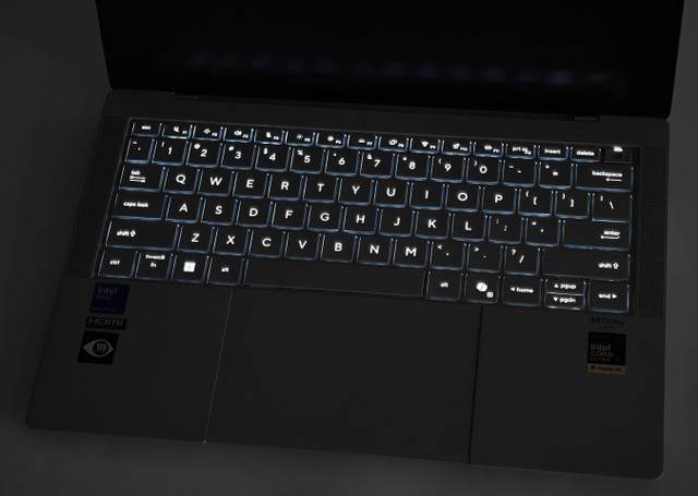 ASUS ExpertBook Ultra 商用手提電腦