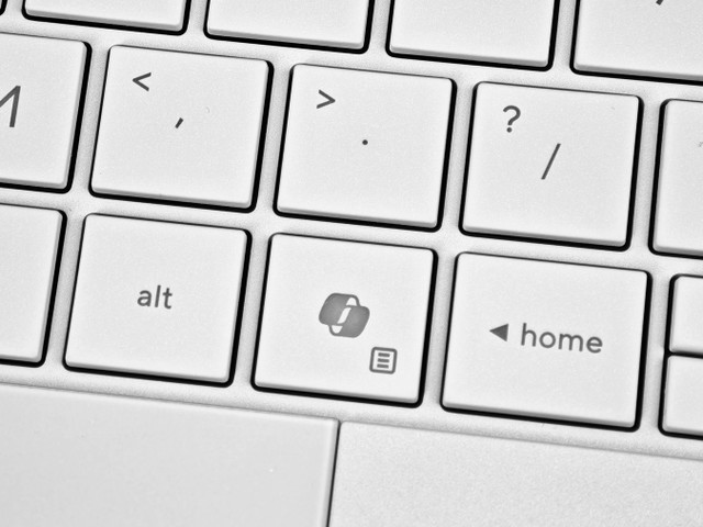 ASUS ExpertBook Ultra 商務手提電腦