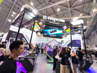 KLEVV 展出全新 DDR5、Gen 5 SSD 次世代 SOCAMM2 與 EXPO ULL 記憶體曝光