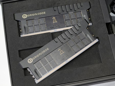 BIWIN 展出全新 4R CUDIMM 記憶體 單條最大 128GB、另推支援 EXPO ULL 型號