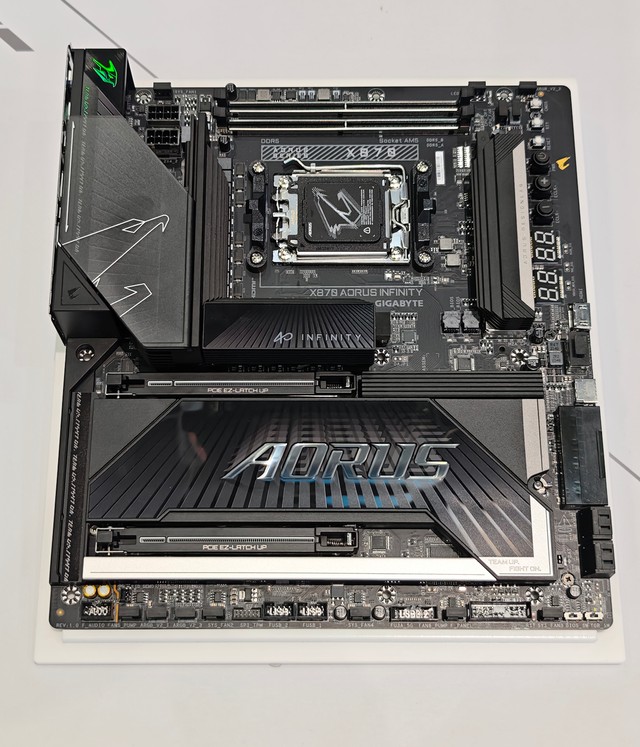 GIGABYTE
