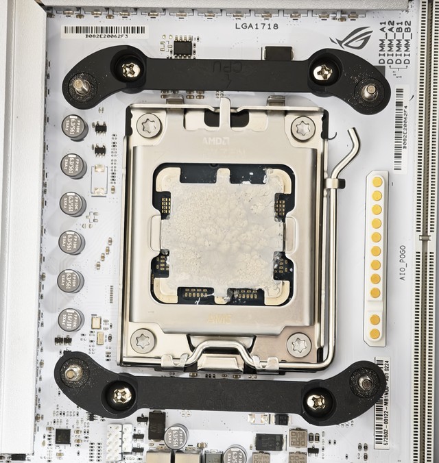 ROG Strix LC IV 360 ARGB LCD