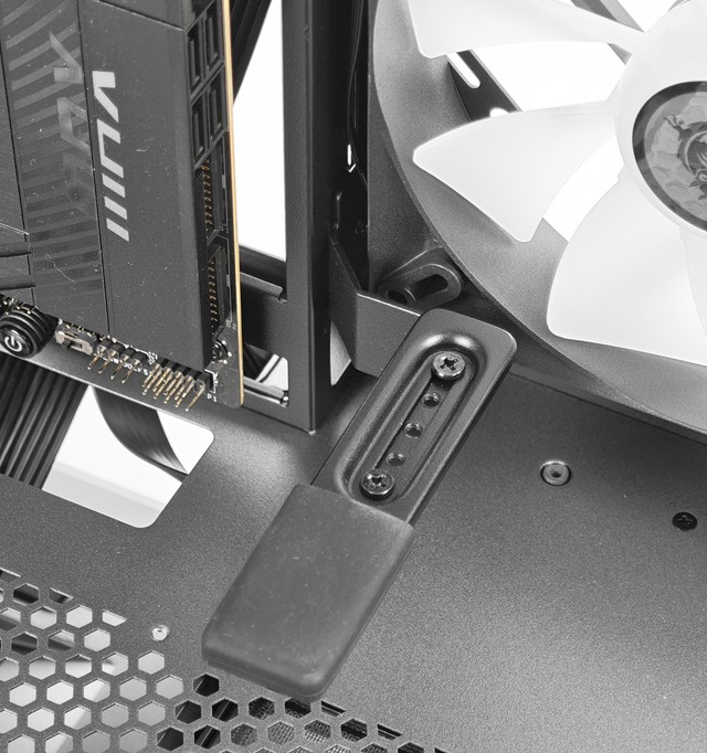 MSI MPG VIXTA 300R PZ 機箱