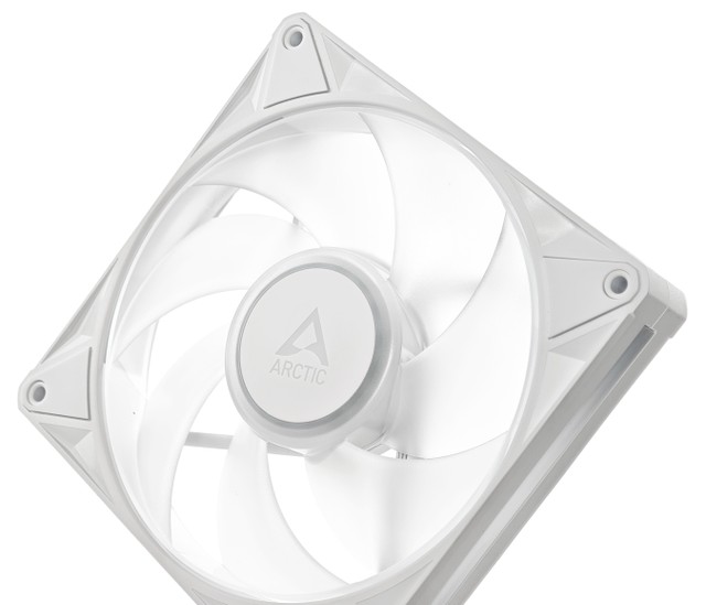 ARCTIC BioniX P12 / P14 A-RGB 風扇