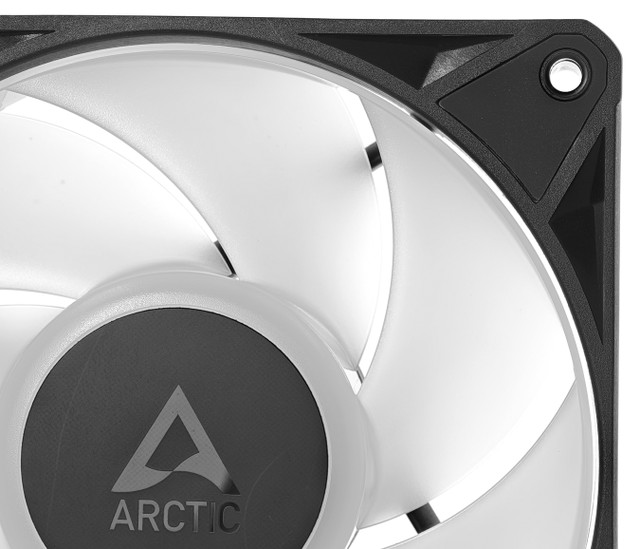 ARCTIC BioniX P12 / P14 A-RGB 風扇